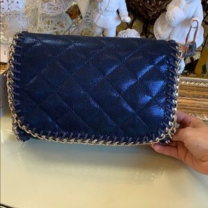 NEW Inzi chain vegan leather convertible crossbody